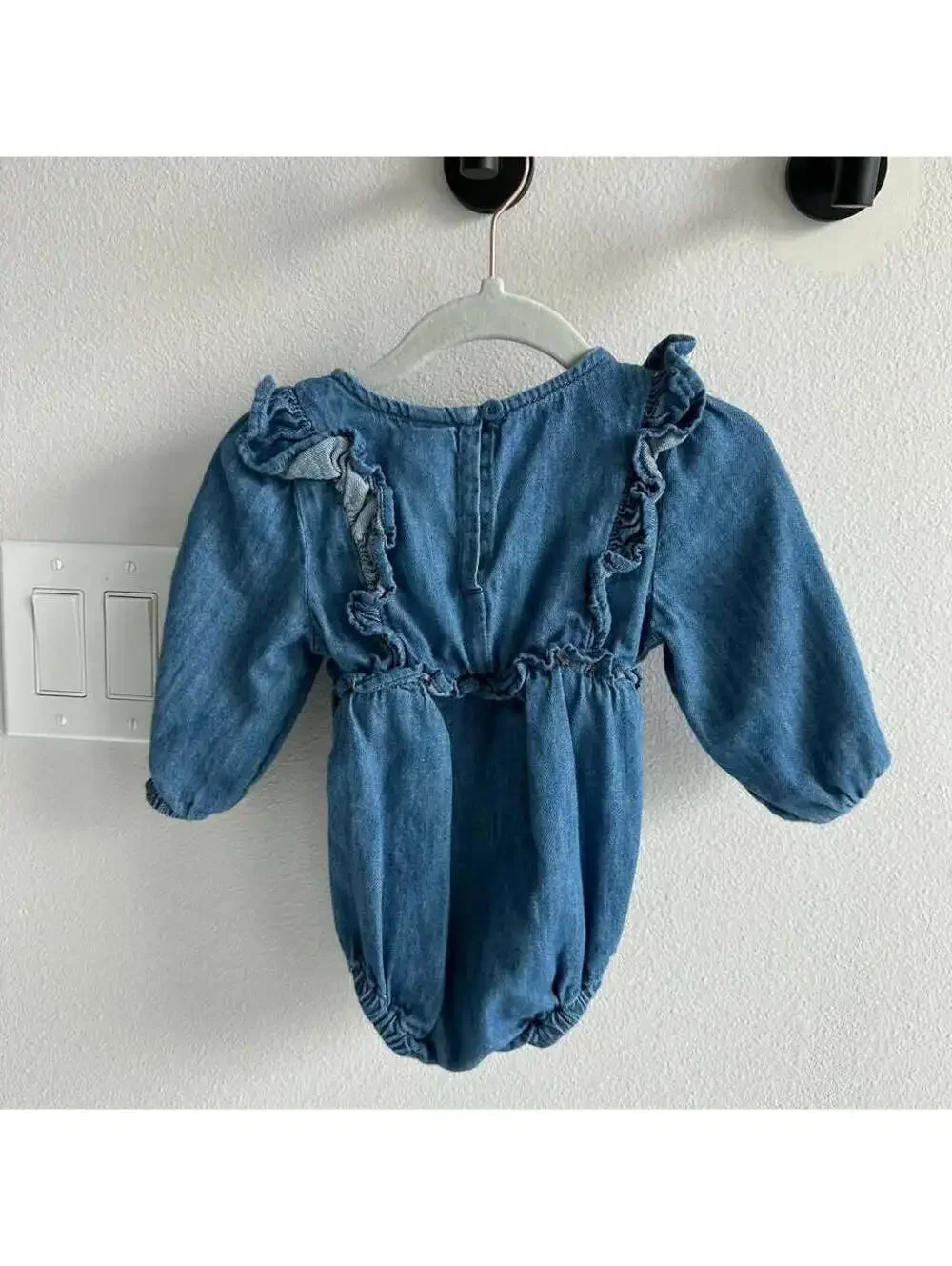 Old Navy Baby Girl Denim Long Sleeve bubble 6-12M